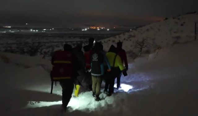 UMKE, araçları kara saplanınca vakaya yürüyerek ulaştı