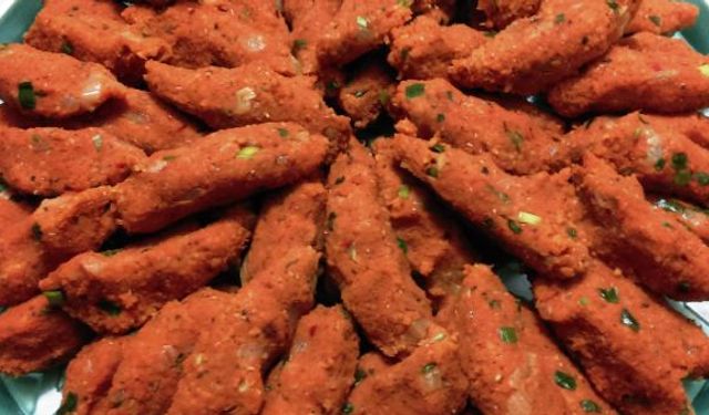 Bu lezzeti deneyen vazgeçemiyor: Malatya usulü çiğ köfte