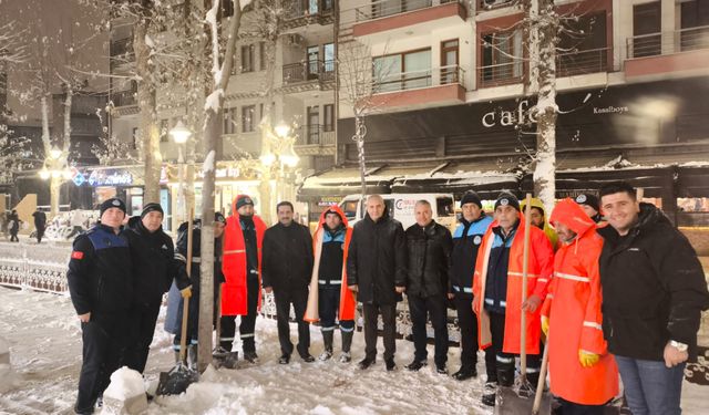 Yoğun Kar Yağışı Sonrası Battalgazi’de Ekipler Sahada