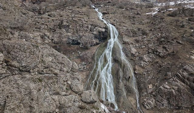 Karların erimesiyle Kırca Şelalesi yeniden canlandı