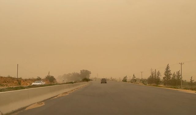 Libya'da kum fırtınası nedeniyle başkent Trablus ve birçok kentte eğitime ara verildi