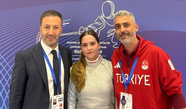 Milli eskrimci Alara Atmaca'dan Avrupa Yıldızlar Şampiyonası'nda altın madalya