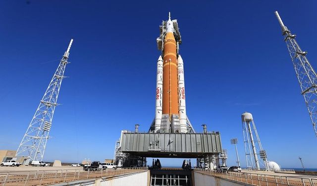 NASA, Ay'a dönüş programı 'Artemis II'nin fırlatılmasını roket sistemindeki aksaklık nedeniyle erteledi