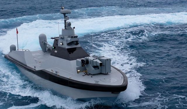 Türkiye'nin ilk silahlı insansız deniz aracı yerli silahıyla göreve başladı