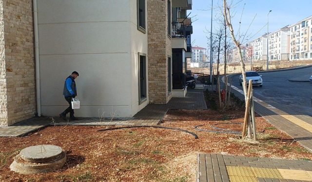 Adıyaman Belediyesi'nden Örenli TOKİ'de haşereyle mücadele