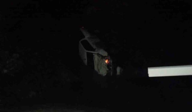 Adıyaman kamyonet şarampole yuvarlandı: 5 yaralı