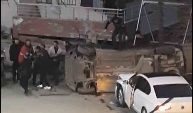 Adıyaman'da İki otomobil çarpıştı: 3 yaralı