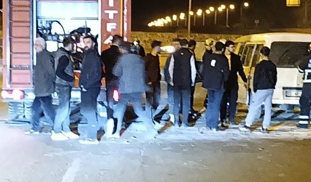 Batman'da seyir halindeki hafif ticari araçta yangın çıktı