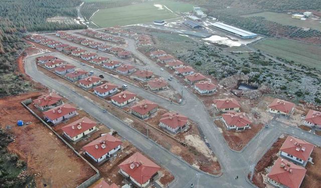 Depremzedeler: 'Devlet bize ev değil villa yaptı'