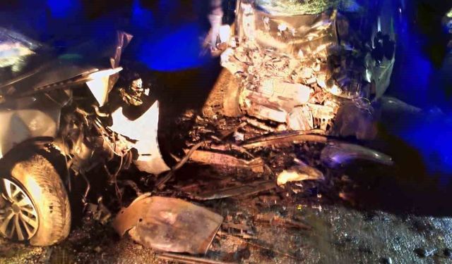 Diyarbakır'da iki otomobil çarpıştı: 3 ölü, 3 yaralı