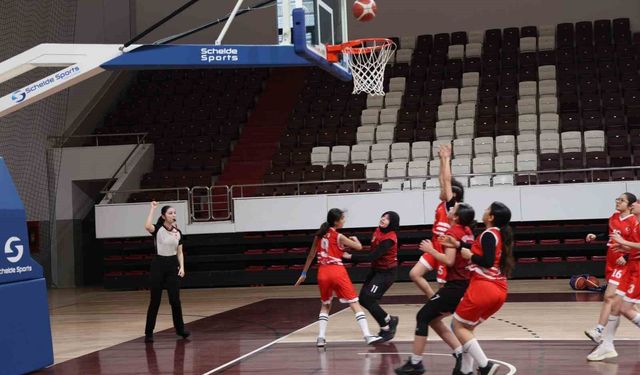 Elazığ'da basketbol bölge şampiyonası sona erdi
