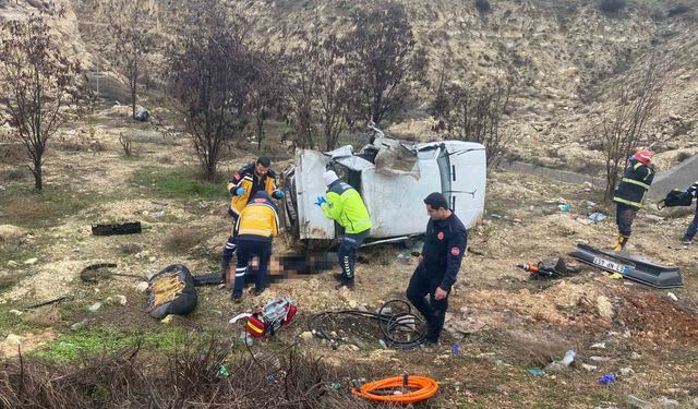 Gaziantep'te Kontrolden çıkarak şarampole uçan otomobilin sürücüsü hayatını kaybetti
