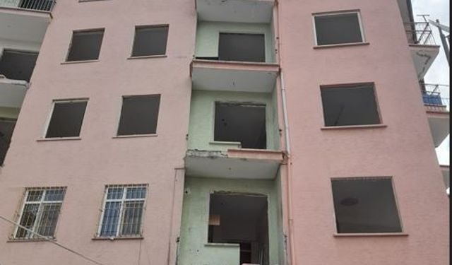 Ağır Hasarlı Binaya ‘Az Hasar’ Raporu: Ev Sahipleri İsyanda