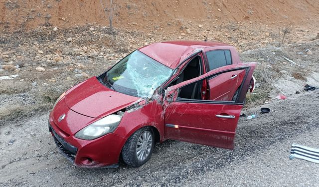 Doğanşehir’de Bir Otomobil Şarampole Devrildi, 1 Yaralı