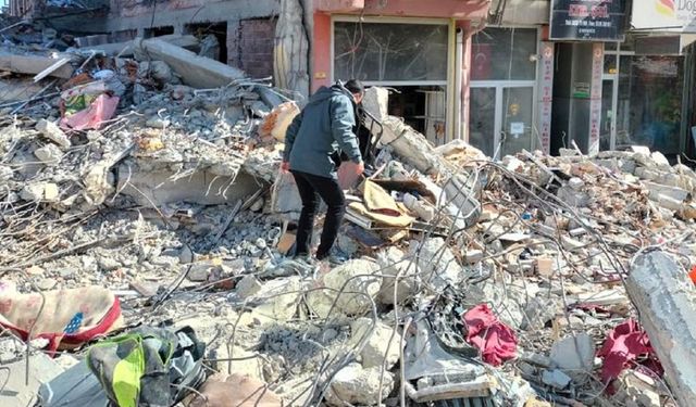 Malatya Milletvekili İsyan Etti: "AFAD'ın O Belgesini Meclis'te Yırtıp Attık!"