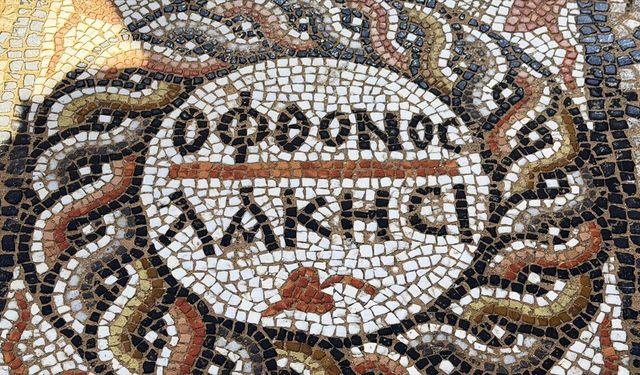 1500 Yıllık Mozaiğin Üzerindeki Mesaj Şaşırttı: “Kıskanan Çatlasın”