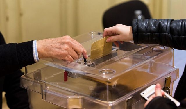 49 Milyon Seçmen Sandıkta: Fransa’da Yerel Seçimler Başladı