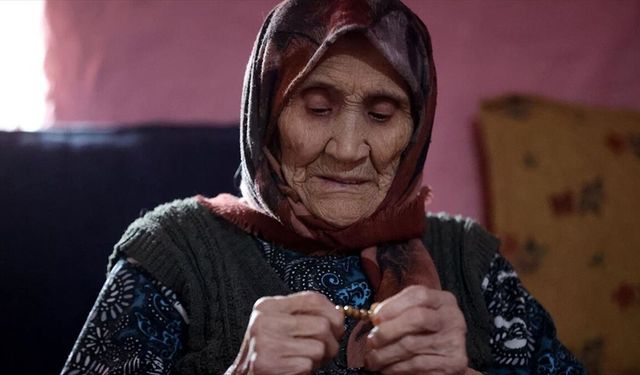 96 Yaşındaki Hatice Nine Hayat Hikayesiyle Herkese Örnek Oluyor