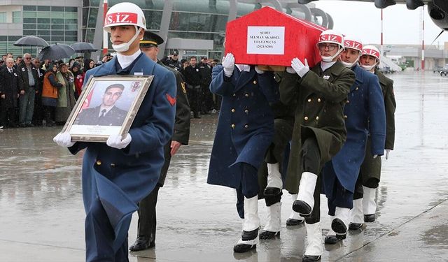Ağrı'da Askeri Araç Kazasında Şehit Olan Uzman Çavuş Akarsel'in Cenazesi Konya'da Defnedildi
