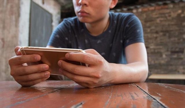 Algoritmalar Tartışma Yarattı: Çocuklar Sosyal Medyada Tehlikede mi?