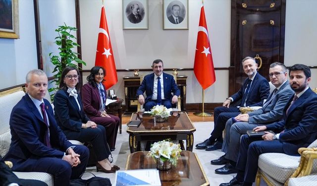 Cumhurbaşkanı Yardımcısı Yılmaz, Kanada Dışişleri Bakanı Anand'la Görüştü