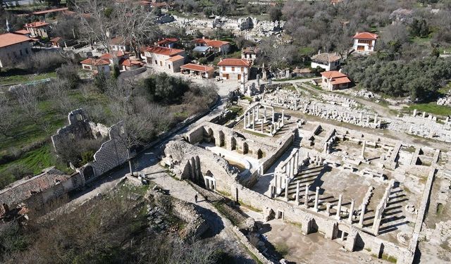 'Gladyatörler kenti'nin restore edilen dükkanlarında unutulmaya yüz tutmuş meslekler yaşatılacak