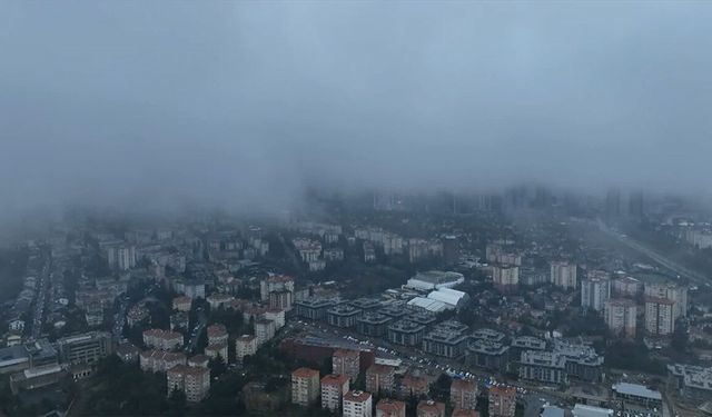 İstanbul'u Sabah Saatlerinde Sis Etkisi Altına Aldı