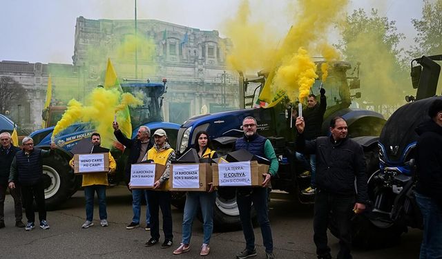 İtalya'da çiftçiler, tarım sektöründe maliyetlerdeki artışları protesto etti