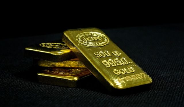 Altın Bir Süre Daha Düşmeye Devam Edecek..