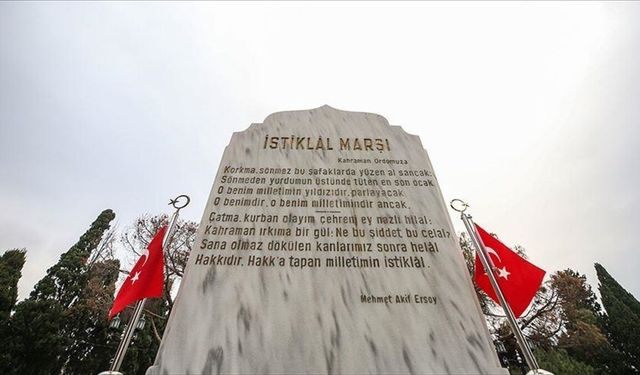 Meclis’te Tarihi An: İstiklal Marşı İlk Kez Okunduğunda Neler Yaşandı?