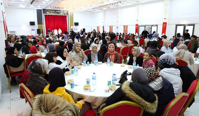 Osman Hulusi Ateş Eğitim Kurumlarını Koruma Derneği'nden öğrencilere iftar