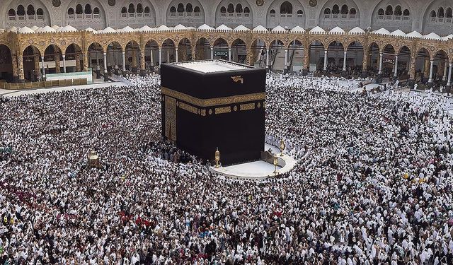 Umre seyahatlerinde vatandaşlara kayıt dışı organizasyon uyarısı