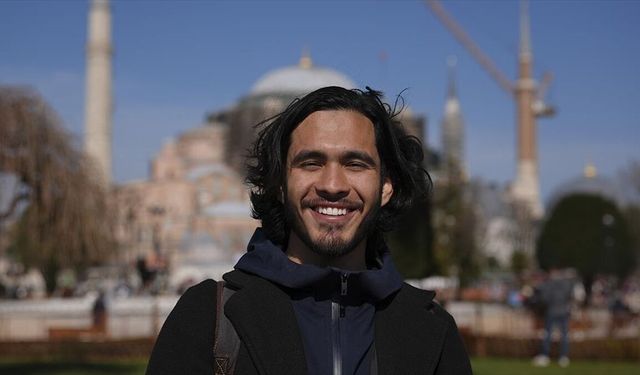 Yıllarca Dinleri Araştıran Meksikalı Roberto, En Sonunda Müslüman Oldu