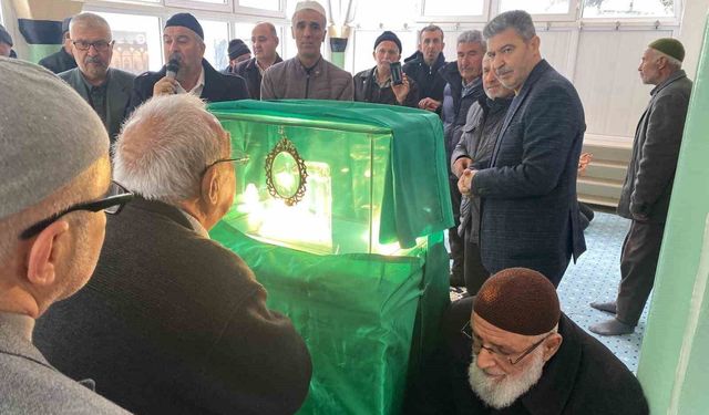 Adıyaman Besni'de Sakal-ı Şerif Zİyaretçilerin Yoğun İlgisiyle Karşılandı