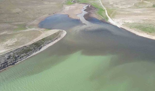 Adıyaman’da Baraj Göleti Siyaha Büründü: Kanalizasyon Atığı Alarm Veriyor