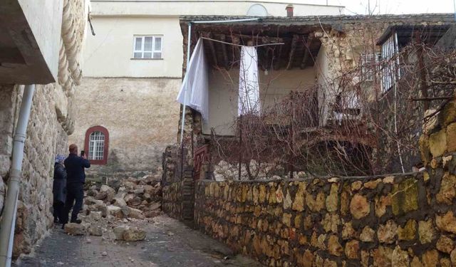 Batman Gercüş'te Sağanak Yağışlara Dayanamayan Ev Çöktü