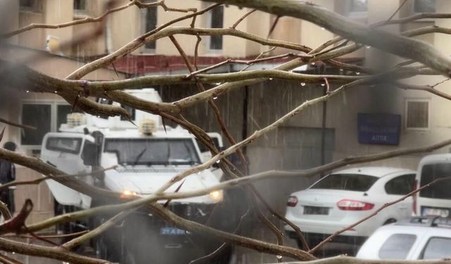 Diyarbakır’da Eş Cinayeti Zanlısı Adliyeye Sevk Edildi