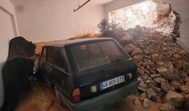 Gaziantep’te Şok Eden Olay: Sağanak Yağmur Binanın Duvarını Yıktı
