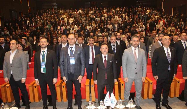 Kayseri’de Girişimcilik Paneli: “Teknoloji ve Yapay Zekâda Merkez Olmalıyız”