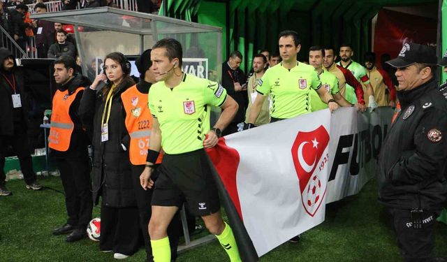 Kırmızı kart sonrası maçın kaderi değişti! Amedspor Manisa FK’yı devirdi