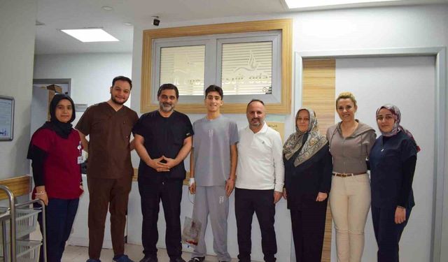 Maçta Kaleciyle Çarpışan Genç Futbolcunun Böbreği Parçalandı