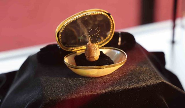 Peygamber Efendimizin Saç-ı Şerifi de Var: Kutsal Emanetler Sergisi Kapılarını Açtı