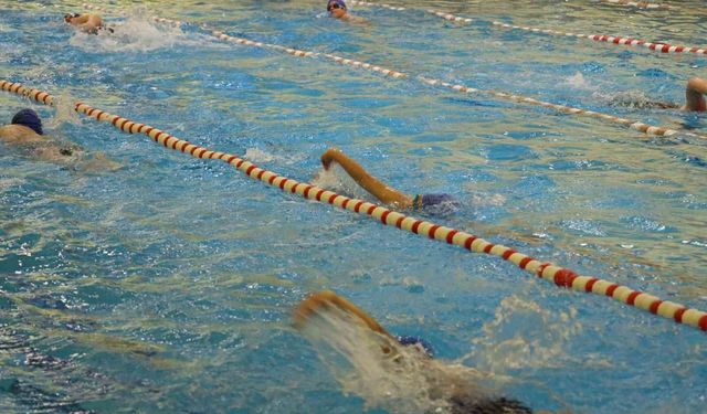 Şanlıurfalı Minik Yüzücülerden 24 Madalyalık Başarı