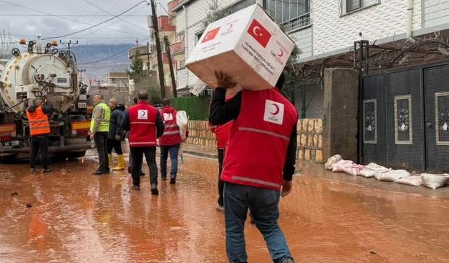 Şırnak Selle Sarsılırken Kızılay Çalışmalara Başladı