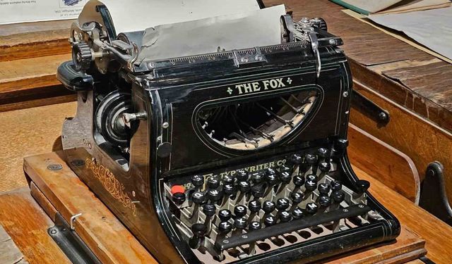 Tarihi daktilo Kent Müzesi'nde geçmişe ışık tutuyor