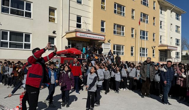 Malatya Büyükşehir Belediyesi’nden Öğrencilere Deprem ve Yangın Bilinci Eğitimi
