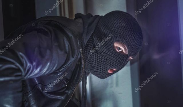 Diyarbakır'da Kadın Kılığıyla Kuyumcuya Giren Hırsızlar İş Yeri Sahibini Vurarak Kaçtı