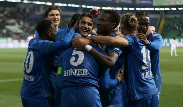 Çaykur Rizespor 3 Puanı 4 Golle Aldı