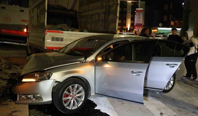 Elazığ’da Pikap ile Otomobil Çarpıştı: 5 kişi yaralandı