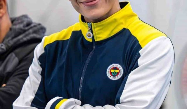 Elazığ'lı Boksör Gizem Özer Brezilya'ya Gitti